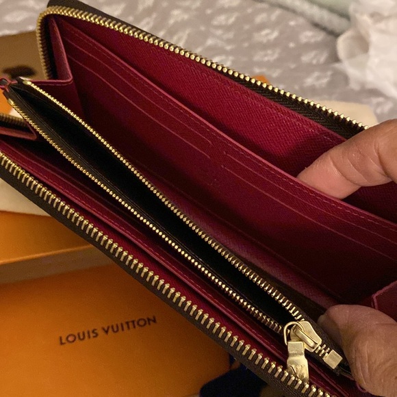 Louis Vuitton Monogram Clemence Zipper Wallet.  NWOT. NEVER USED - Picture 6 of 14